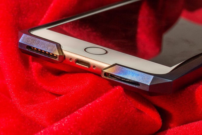 Chiêm ngưỡng bộ ốp viền có giá đắt hơn cả iPhone X ảnh 13