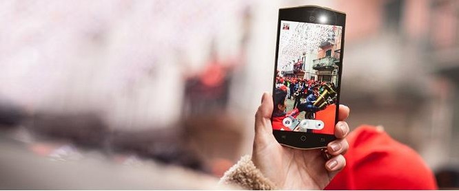 Smartphone sở hữu thiết kế lục giác dành cho phái đẹp ảnh 2