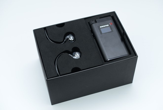 Tai nghe in-ear tĩnh điện đầu tiên tại VN giá hơn 85 triệu ảnh 2