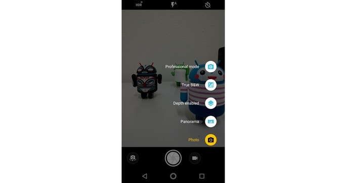6 điều bạn có thể làm với Motorola Z2 Force ảnh 1