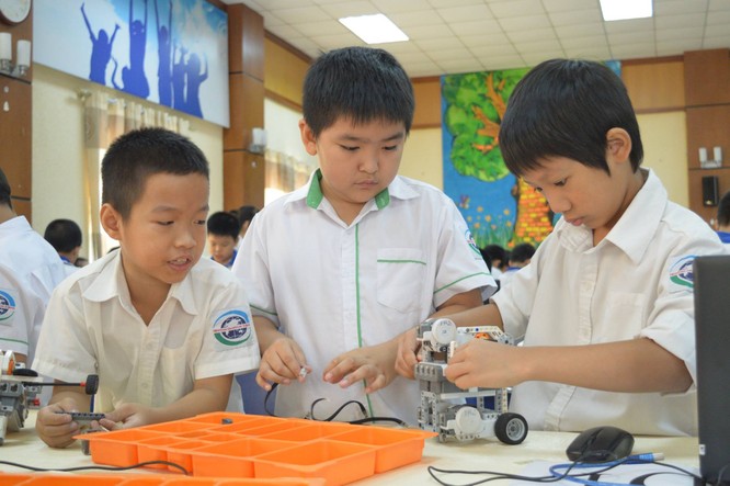 Hơn 500 “kỹ sư robot” nhí trổ tài lắp ghép, lập trình robot ảnh 2
