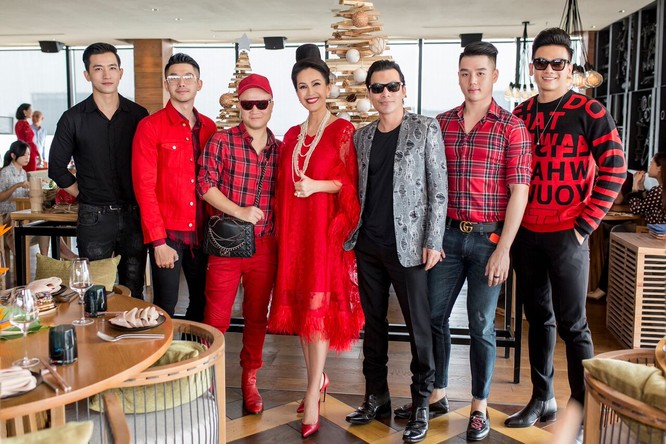 Diễm My "Cô ba Sài Gòn" đón sinh nhật ở độ cao 150m ảnh 6