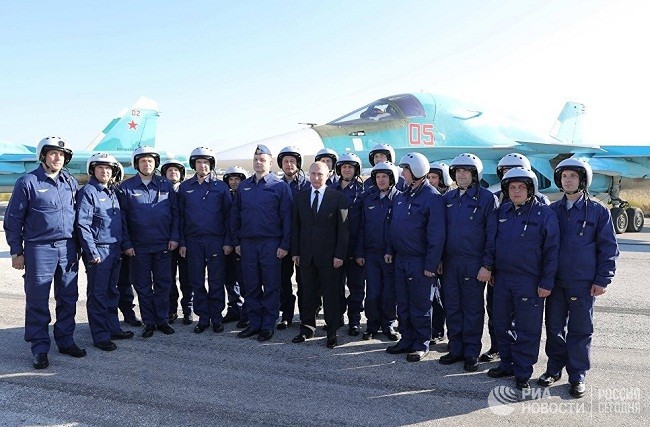 Nga vừa lệnh lui binh Syria, Mỹ “hà hơi tiếp sức” đối lập ảnh 3