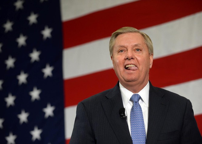 Thượng nghị sĩ Lindsey Graham thuộc Ủy ban Quân vụ Thượng viện Mỹ.