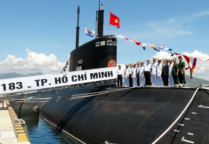Tàu ngầm lớp Kilo của Việt Nam.