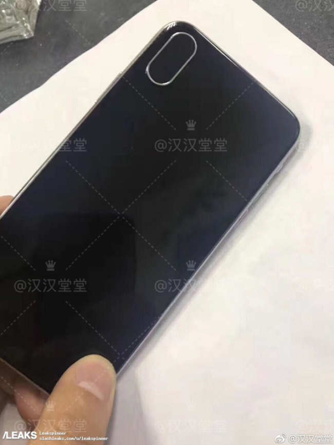 Hình ảnh 3 khuôn đúc cho thấy kích thước các phiên bản iPhone 2017 ảnh 1