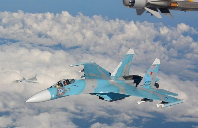 Tiêm kích Su-27