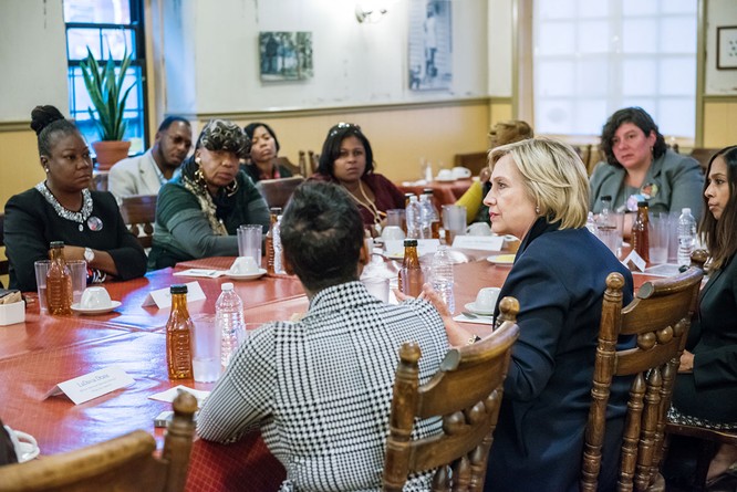Bà Hillary Clinton tự tin vào chiến thắng: “Việc chúng ta làm mới chỉ thực sự bắt đầu" ảnh 2