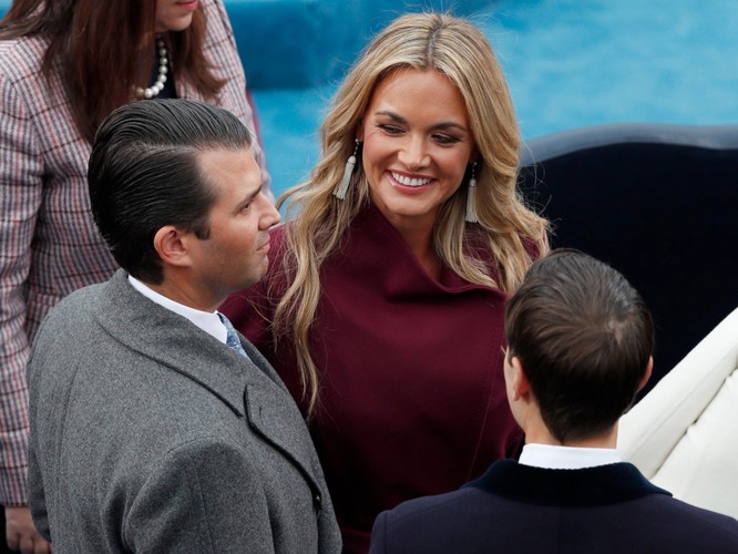 Điểm mặt các tài khoản mạng xã hội mà Tổng thống Trump đang kết nối - (phần 1) ảnh 2