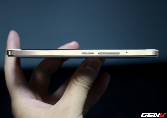 Cận cảnh OnePlus X vàng hồng đẹp như tranh vẽ đầu tiên trên thế giới ảnh 7