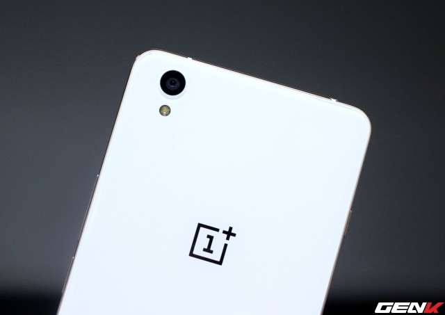 Cận cảnh OnePlus X vàng hồng đẹp như tranh vẽ đầu tiên trên thế giới ảnh 9
