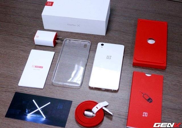 Cận cảnh OnePlus X vàng hồng đẹp như tranh vẽ đầu tiên trên thế giới ảnh 14