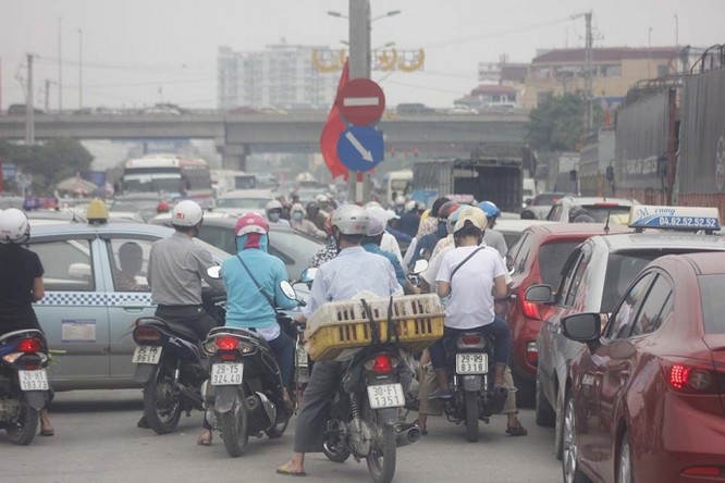 Đề xuất 02 nhóm giải pháp chống ùn tắc nút giao Pháp Vân ảnh 1