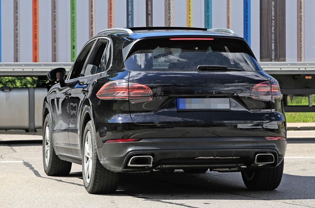 Hé lộ những hình ảnh đầu tiên của 2018 Porsche Cayenne - ảnh 4