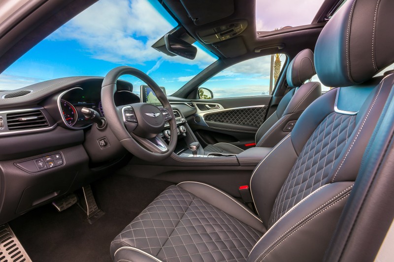 Genesis G70 2019: Đối đầu trực tiếp với BMW 3-Series - ảnh 10