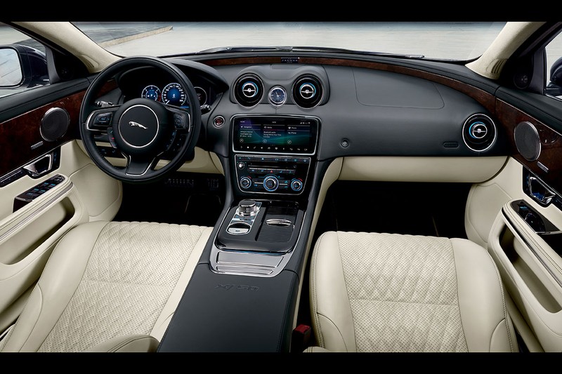 Kỷ niệm 50 năm dòng XJ, Jaguar ra mắt phiên bản đặc biệt XJ50 - ảnh 2