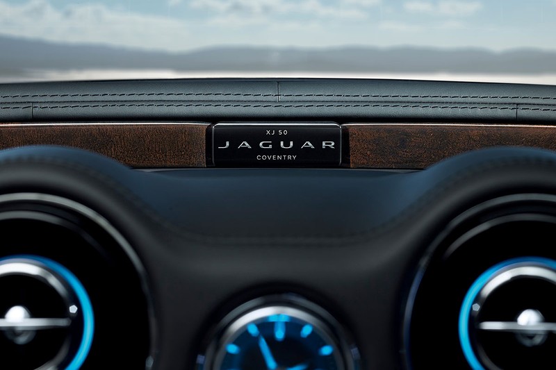 Kỷ niệm 50 năm dòng XJ, Jaguar ra mắt phiên bản đặc biệt XJ50 - ảnh 7