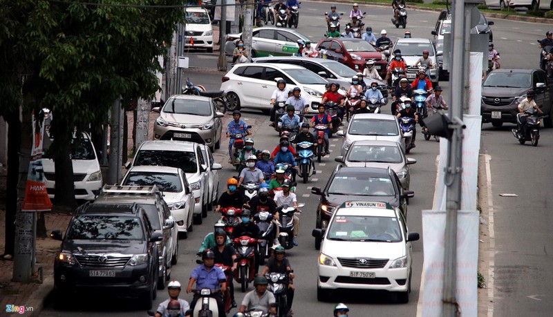 'Rung be tong' tai khu do thi xa hoa tren duong Nguyen Huu Canh hinh anh 18