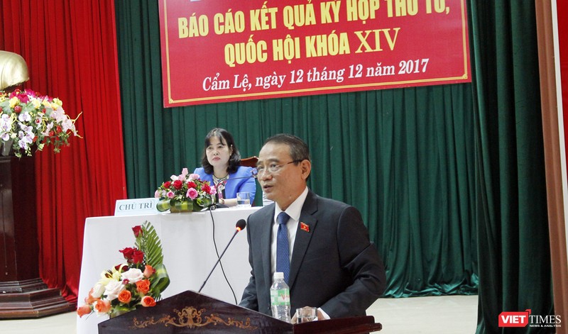  Bí thư Thành ủy Đà Nẵng Trương Quang Nghĩa phát biểu tại buổi tiếp xúc cử tri quận Cẩm Lệ vừa diễn ra chiều 12/12.