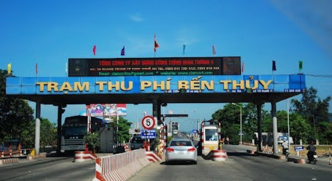 Trạm thu phí cầu Bến Thủy.