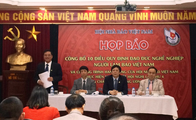 Buổi họp báo công bố Quy định đạo đức nghề nghiệp người làm báo VN