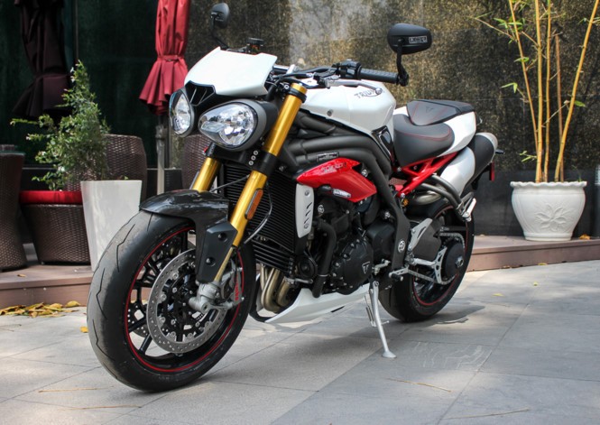 Triumph Speed Triple R 2017 về Việt Nam