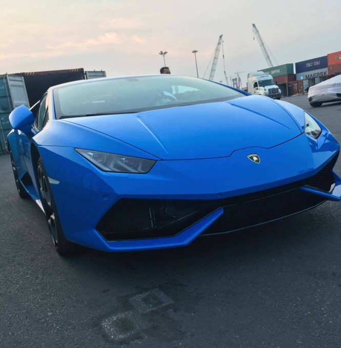 Lamborghini Huracan màu xanh Lemans về Việt Nam