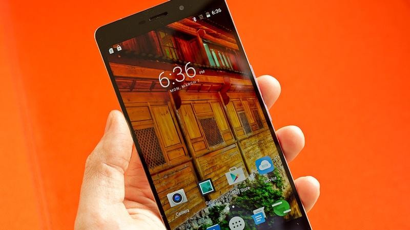 Elephone úp mở loạt tính năng mới cho P9000