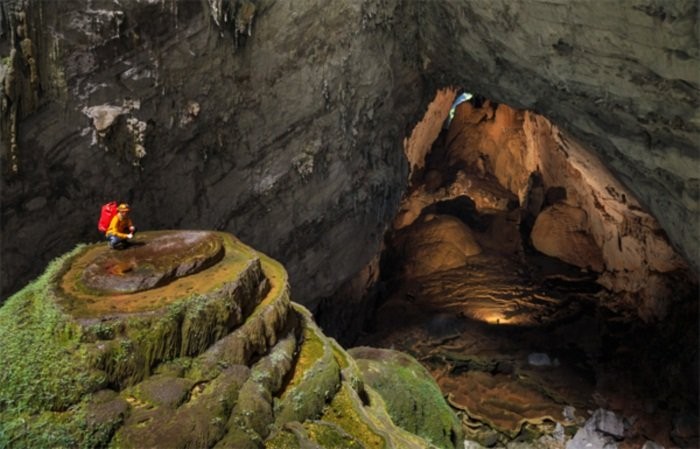 Hang Sơn Đoòng thuộc quần thể hang động Phong Nha - Kẻ Bàng, tọa lạc tại xã Sơn Trạch, huyện Bố Trạch, tỉnh Quảng Bình của Việt Nam