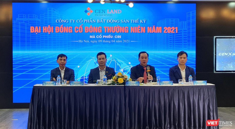 Ban Chủ toạ tại ĐHĐCĐ thường niên năm 2021 của CTCP Bất động sản Thế Kỷ (Ảnh: P.D)