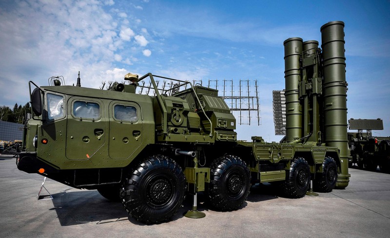 Hệ thống tên lửa phòng không S-400 của Nga - loại vũ khí được nhiều nước ưa thích (Ảnh: Getty).