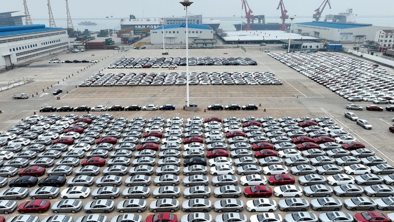 Từ 1/8, mức thuế xe ô tô Trung Quốc nhập khẩu sẽ tăng gấp 3 lần, lên 100% (Ảnh: Sina).