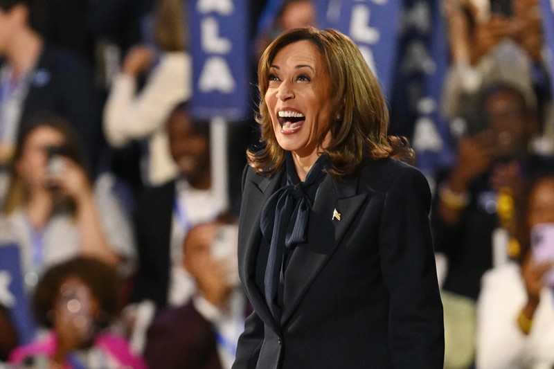 Chiếc áo đặc biệt trở thành dấu ấn chính trị quan trọng với bà Kamala Harris như thế nào?