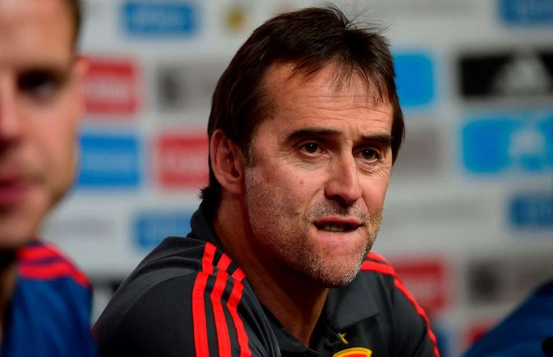 Ông Julen Lopetegui trong cuộc họp báo. Ảnh: Independent