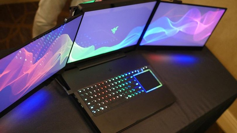 Chiếc Razer với 3 màn hình bị mất cắp ở CES