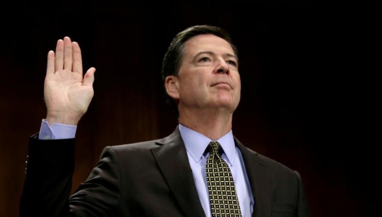 Ông James Comey