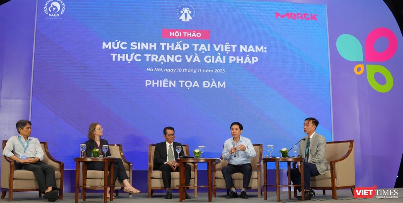 Các chuyên gia thảo luận về các giải pháp ngăn chặn mức sinh thấp