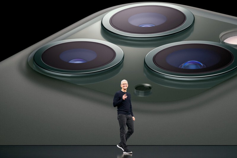 CEO Tim Cook tại sự kiện ra mắt iPhone 11. Ảnh: Phone Arena