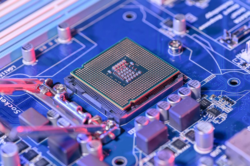 Bộ Quốc phòng Hoa Kỳ đang xem xét đưa nhà sản xuất chip lớn nhất Trung Quốc - SMIC vào danh sách đen thương mại. (Ảnh: CNBC)