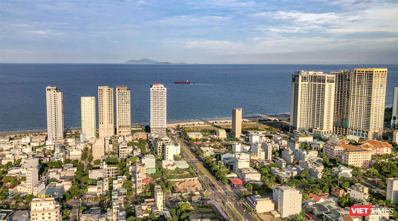 Một góc đô thị Đà Nẵng nhìn ra biển