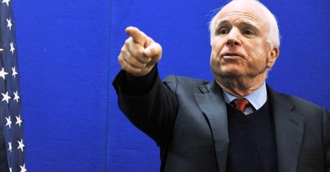 Thượng nghị sĩ John McCain.