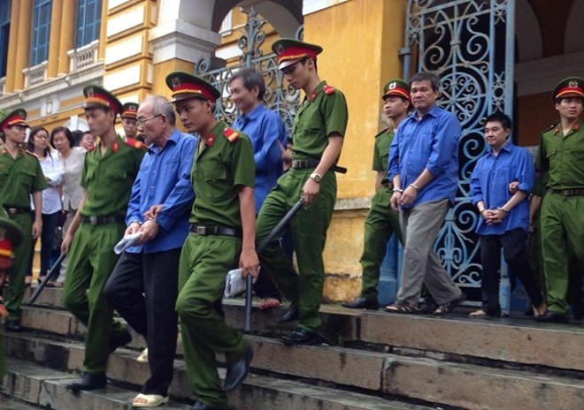 “Những người tham nhũng, về hưu cũng phải tử hình”