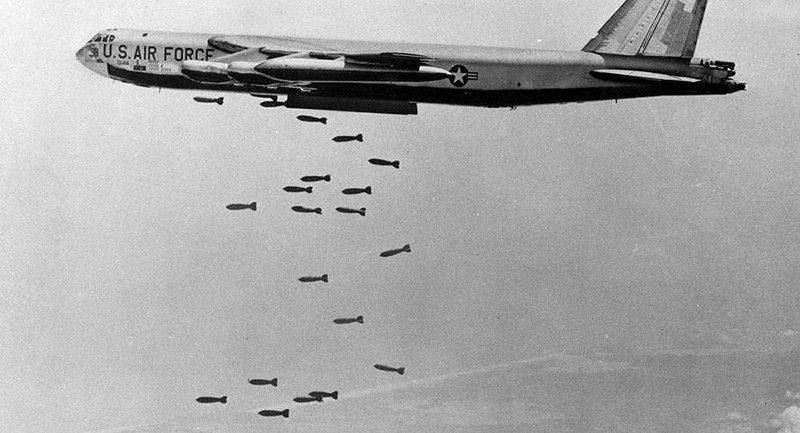 Pháo đài bay B-52 rải thảm trong chiến tranh Việt Nam