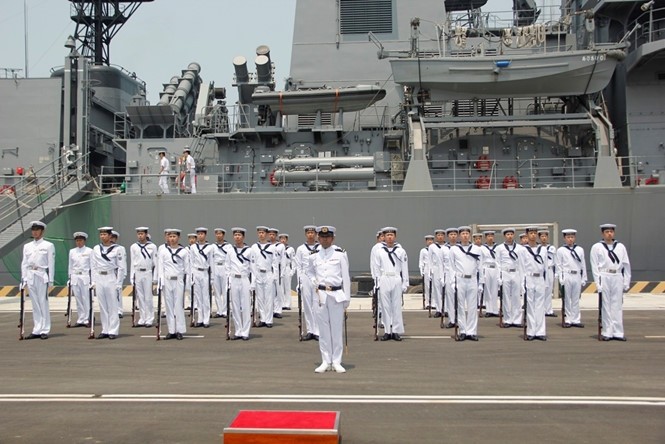 Thủy binh Nhật Bản trong chuyến thăm Cam Ranh hồi tháng 4/2016 