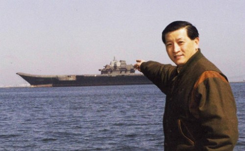 Ảnh chụp ông Từ Tăng Bình vào năm 2012, khi tàu sân bay Liêu Ninh được chính thức bàn giao cho hải quân Trung Quốc. Ảnh: K.Y. Cheng/ SCMP