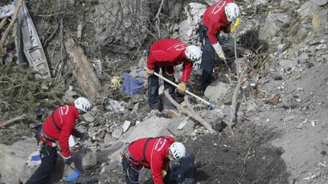 Tai nạn máy bay Germanwings: Càng điều tra càng choáng 