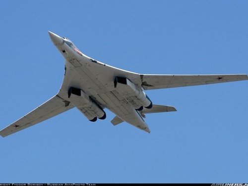 Máy bay ném bom Tu-160
