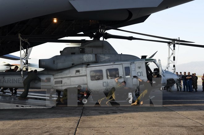 Một chiếc trực thăng Huey tại sân bay quốc tế Kathmandu. (Nguồn: AFP/TTXVN)