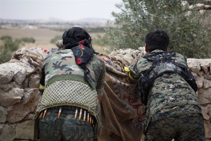 Lực lượng SDF chiến đấu chống IS trên miền Đông Bắc Aleppo