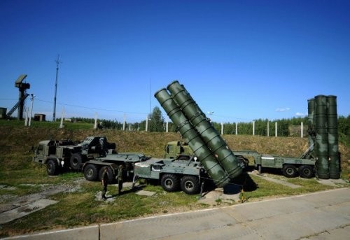 Hệ thống tên lửa phòng không  S-400 "Triumph"